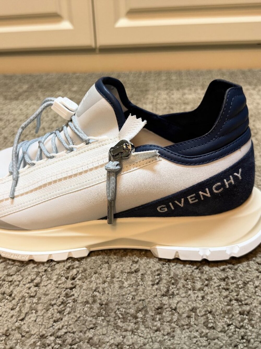 Givenchy Men's Spectre runner sneakers in synthetic leather and suede - Size 44 - Picture 16 of 16